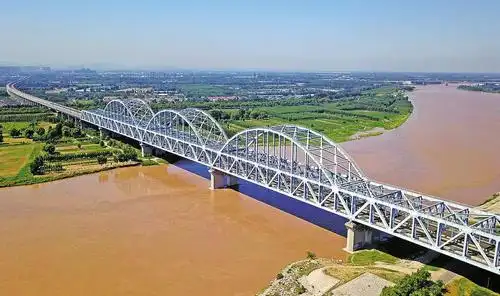 黄河铁路桥"四世同堂" 最老的已经"107岁"