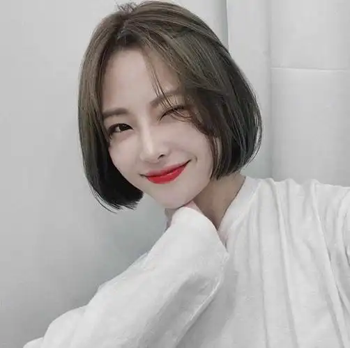 发量少短发发型(发量少的女生建议发型)