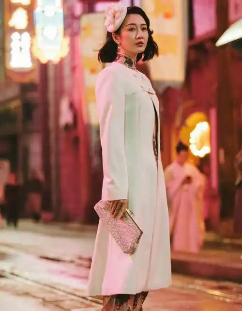 身材高挑的王鸥穿旗袍,竟然是这样,万万没想到_衣服_裙子_纹饰