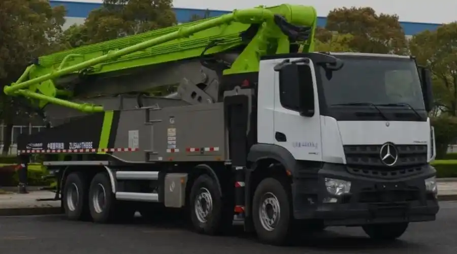 新一代奔驰底盘arocs系列泵车投入市场