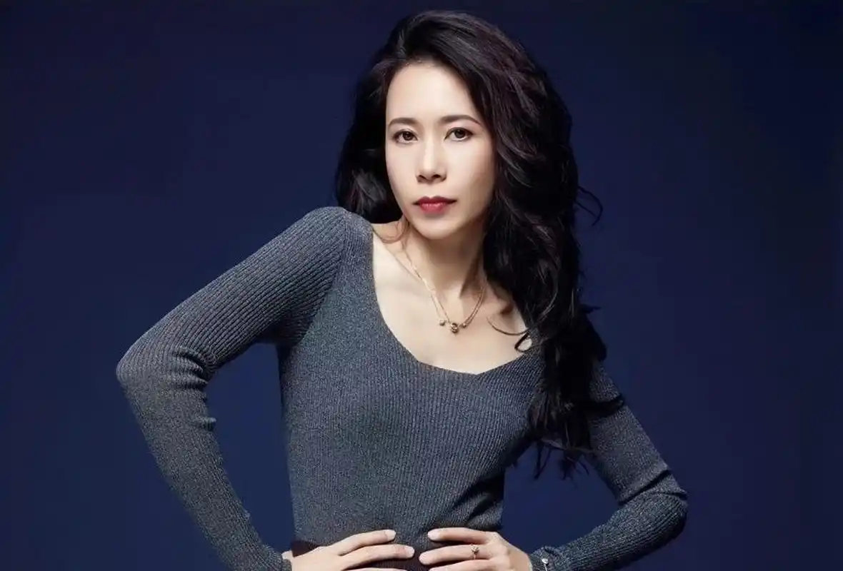 偏是"1米6"的个儿,这些明星的身高长脸上了)