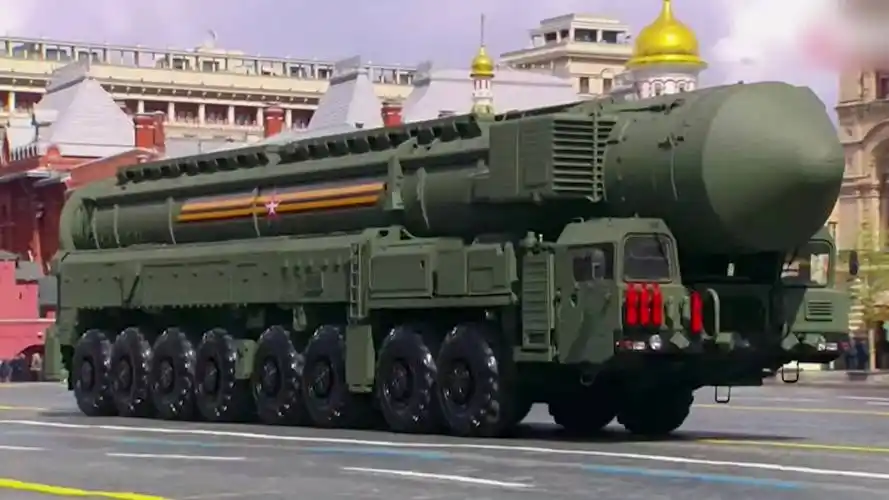 直击俄罗斯红场阅兵亚尔斯洲际弹道导弹系统重磅亮相