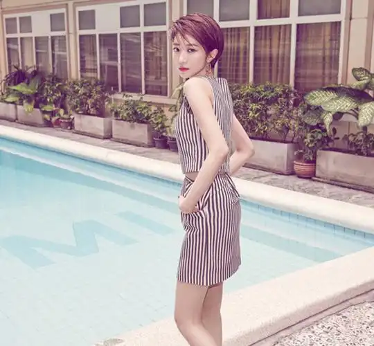 名人图库      【 中国鞋网-名人图库】近日,韩国女演员高俊熙拍摄了