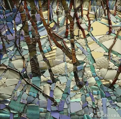 用各种废旧材料做得拼贴画作,远看美若油画