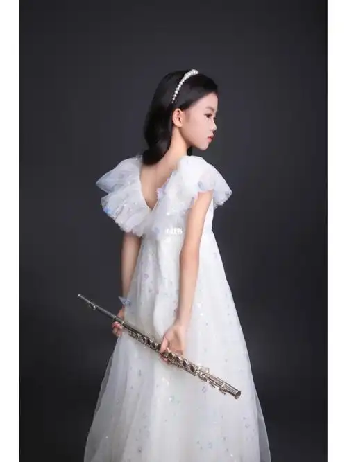 酷女孩  #人类幼崽日常  #艺术照  #长笛