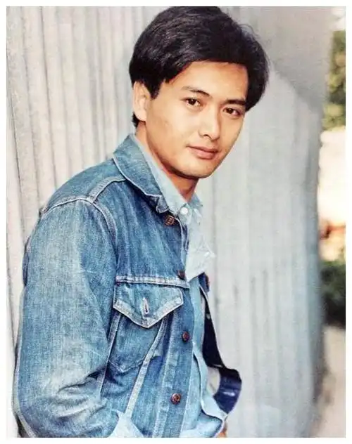 盘点80年代香港电视男明星 黄日华梁朝伟刘德华周润发都好青涩__财经