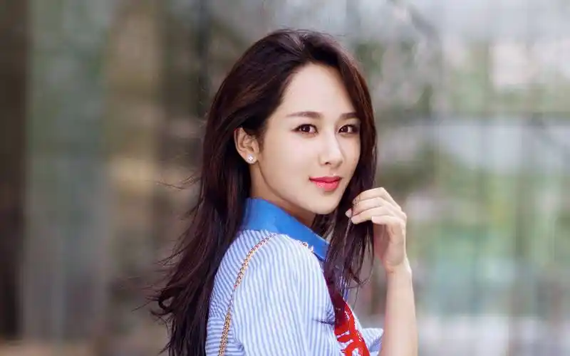 明星点评:杨紫,林更新,张凌赫,五月天,汪小菲,侯雯元