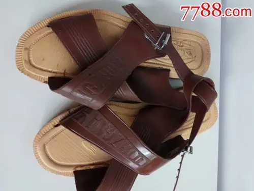 八十年代库存塑料凉鞋怀旧神器