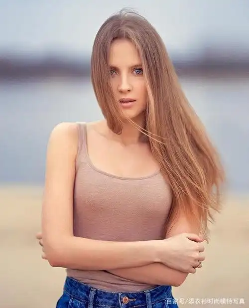 英国性感名模,精致的五官,真是太美了