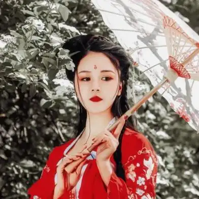 艳丽红衣女生头像唯美古风真人头像