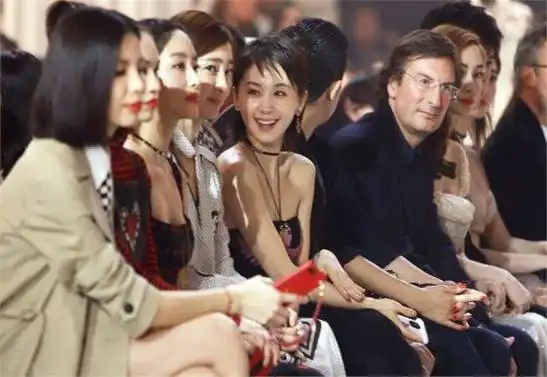 善恶到头终有报37岁未婚生子的王子文已走上另一条道路