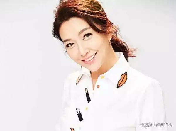 她是《大宅门》里的香秀,爱上靳东却被女儿拆散,至今仍单身