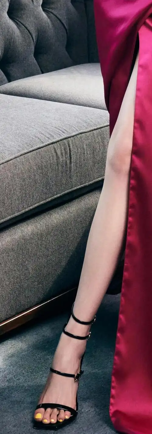 吴宣仪好久没漏脚了