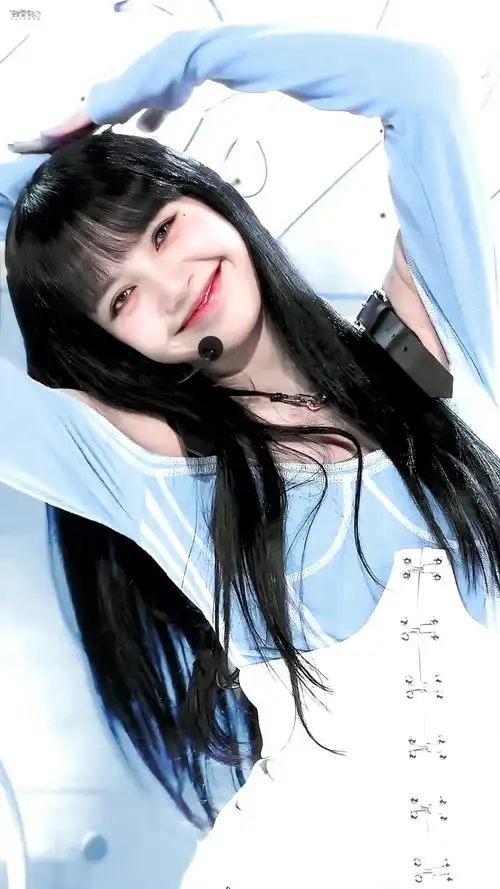 lisa sbs横版个人直拍 shut down>在youtube播放量突破100万96lisa