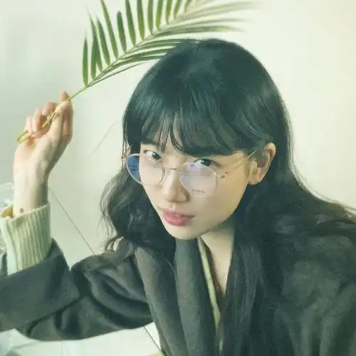 秀智在instagram上传了新照