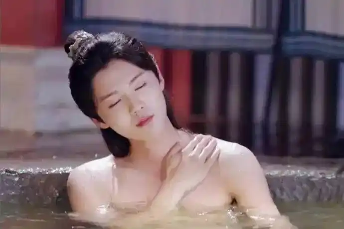 鹿晗每天居然直播洗澡让我不追择天记都难啊