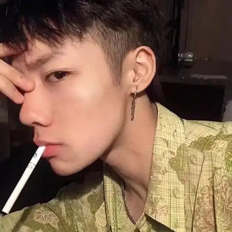 叼烟社会人男生霸气头像图片