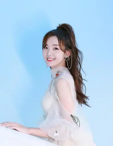 女神吕小雨:第6802期气质潮流美图欣赏