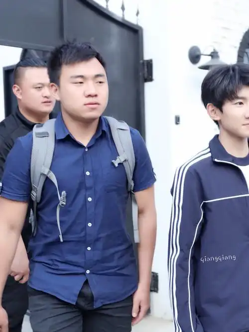 史强史强史上最强@小强sq_皮一下开心一哈#王源#唯爱王源 愚人节快乐