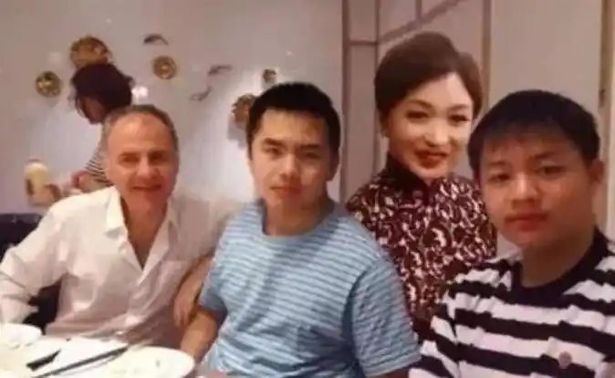 原创最成功的变身人金星有了最幸福的婚姻和最美好的三个孩子