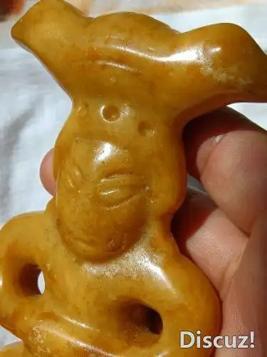 红山文化时期的黄玉人