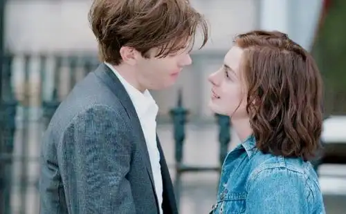 美剧现代爱情中的爱是父爱母爱以及父母的爱