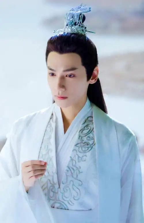 温润如玉小鱼仙官,让您心疼的古装美男罗云熙,造型绝美惊艳