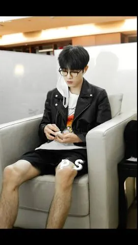 肖战#啊啊啊啊,哥哥的山药腿,可以抱大腿吗?