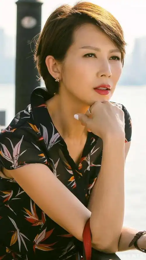 万人迷人气女神,蔡少芬.年轻时候的照片,惊艳四方