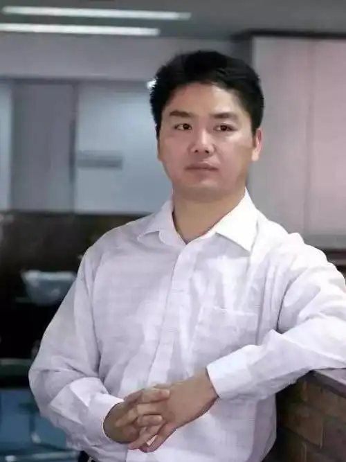 刘强东又给光明村送年货帮助家乡就业率达百分百乡亲都乐坏了