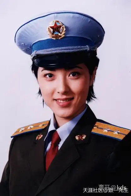 当年可是没有整容和超高的化妆,高光,美颜的 王难菇 - 曾黎 - 年轻