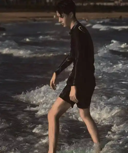 《夏日》王一博韩东君自爆体重,两人差距30斤?