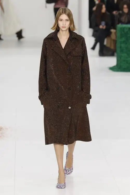 巴黎时装周——罗意威品牌时装秀|罗意威|秋冬|巴黎时装周_新浪新闻