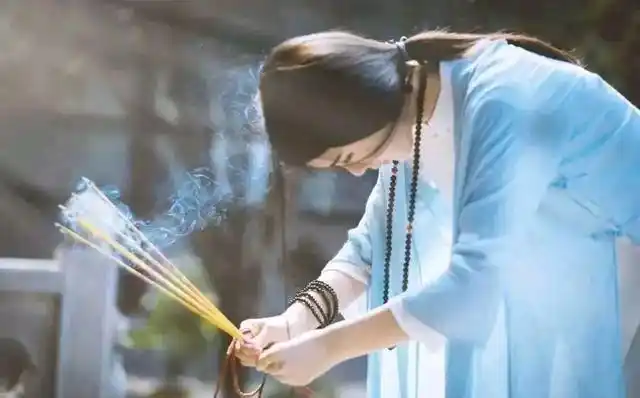 佛教:女性生理期可以到寺院吗?这4点拜佛常识,不可不知!