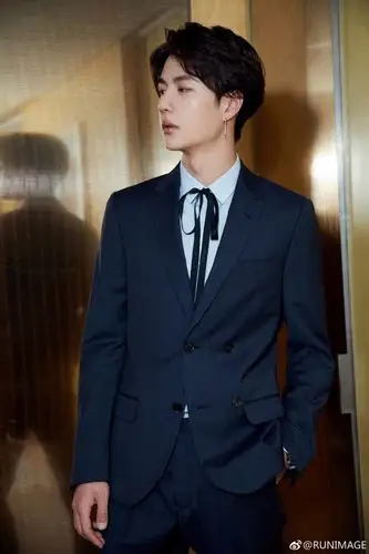 兴趣部落 心赏之夜王一博