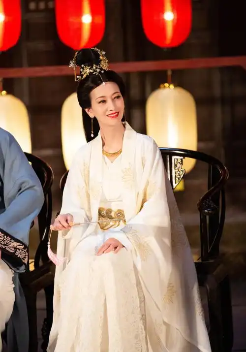 赵雅芝古装仙气十足仪态万方