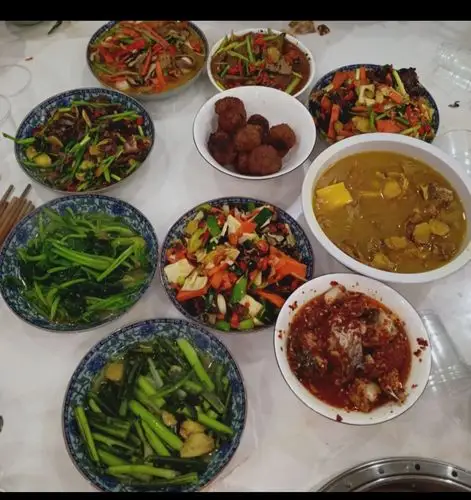 才来学校几天就想念家里的饭菜了老妈做的菜是真好吃