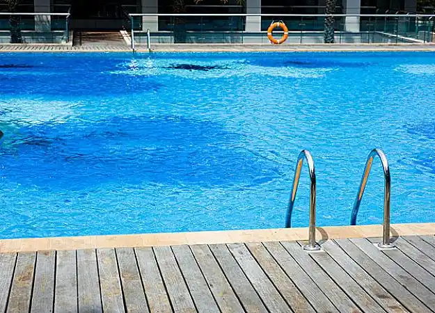 游泳池图片_图片大全