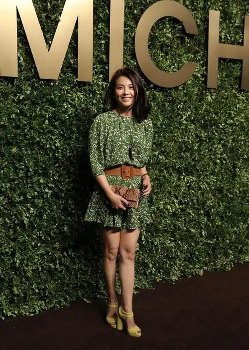 40岁刘涛出席活动只因穿错裙子和鞋子暴露了大粗腿