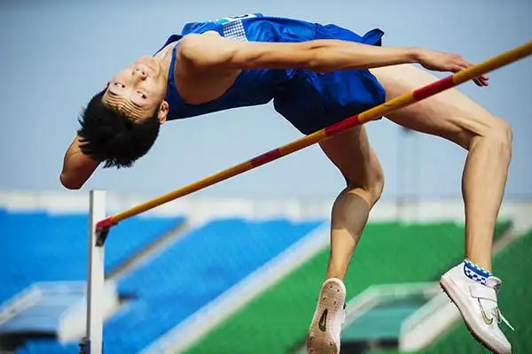 北京市十四届运动会跳高,400米栏掠影