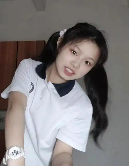 湖南一大姐为16岁女儿发愁:你是美女是学霸,可如今看到我就想哭