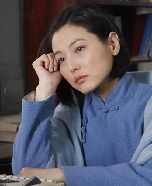 演员张延,在剧组意外怀孕,女儿比她还漂亮