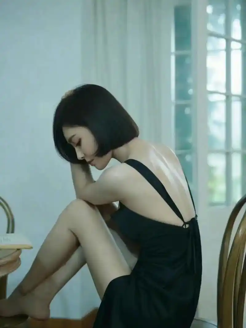 被秦岚美到  40 的少女感 真的太迷人  年龄就是一个数字 - 抖音