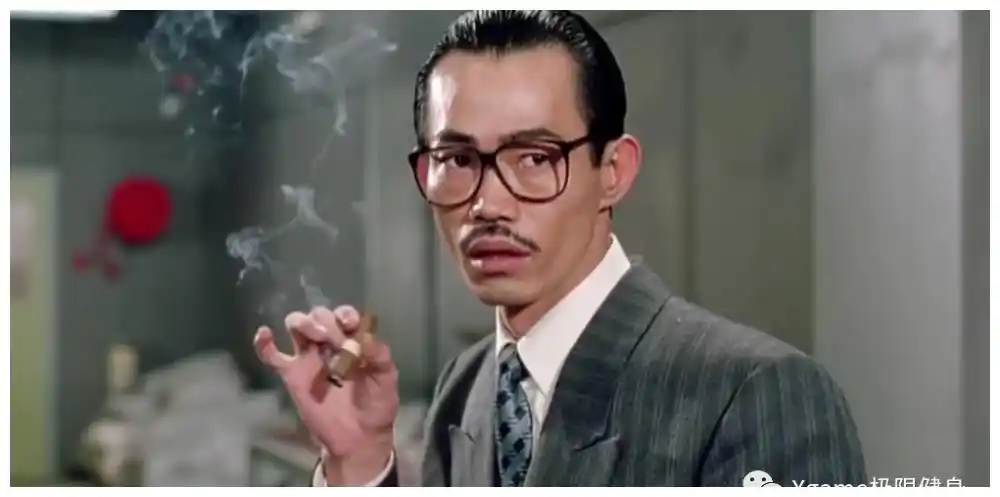 36岁的元华直到今天仍被人们津津乐道其经典的西装暴徒形象在这一年