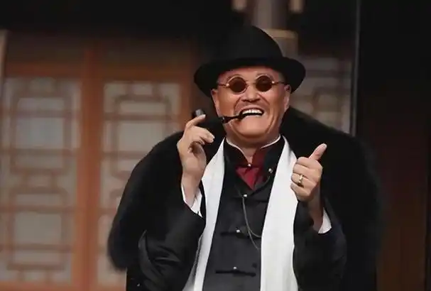 宋小宝成名后抛弃原配妻转身娶小8岁粉丝王雪现成人生赢家