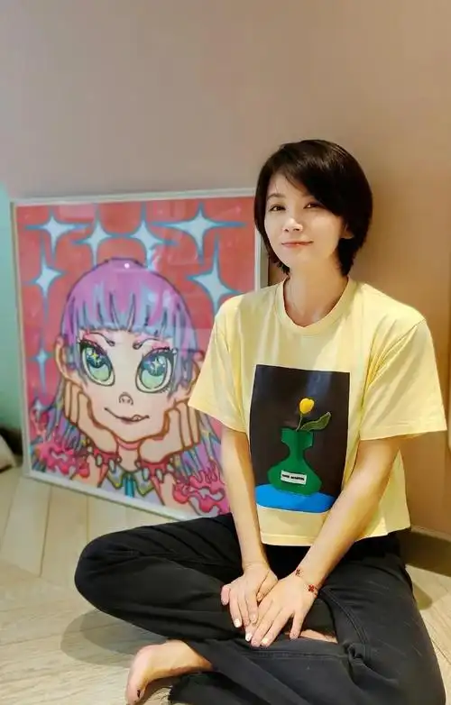 曹曦文高清淡雅俏丽写真,时尚俏丽!__财经头条