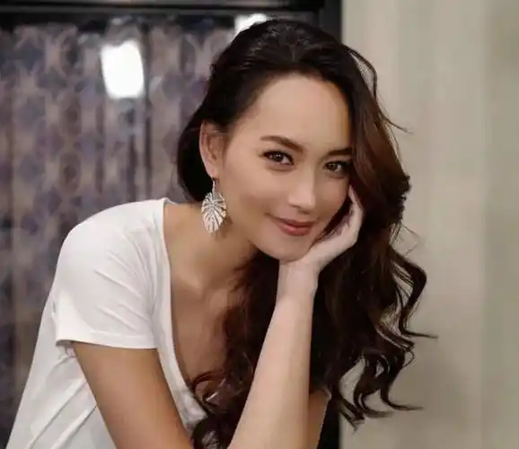 5位中泰混血绝世美女,你都见过,还有人居然和刘亦菲合作过_长相_感觉