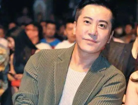 他8次上春晚,却"被捕入狱",如今无人问津,老搭档也断