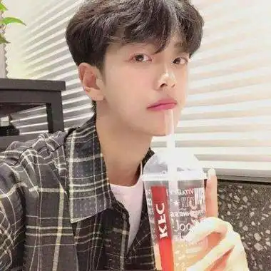 2021抖音最火男生头像不小心钟情你