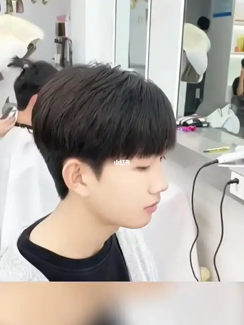 不烫不染也好看的自然碎盖0505